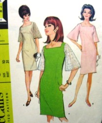 8307 1966 SQUARE NECK STRT SS DRESS PATTERN 10 31''B